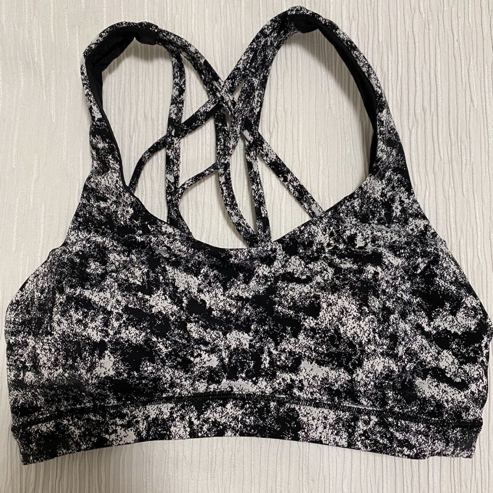 Lululemon Sports Bra NWOT Size 6